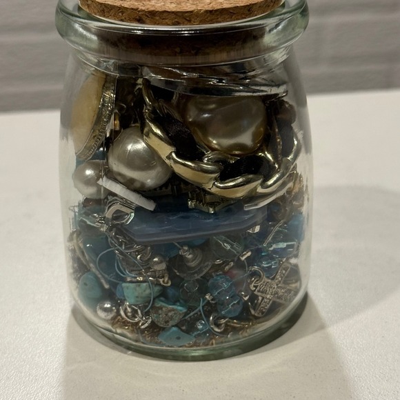 11.9 oz Necklace, single earrings, bracket crafting jar. - Picture 4 of 7